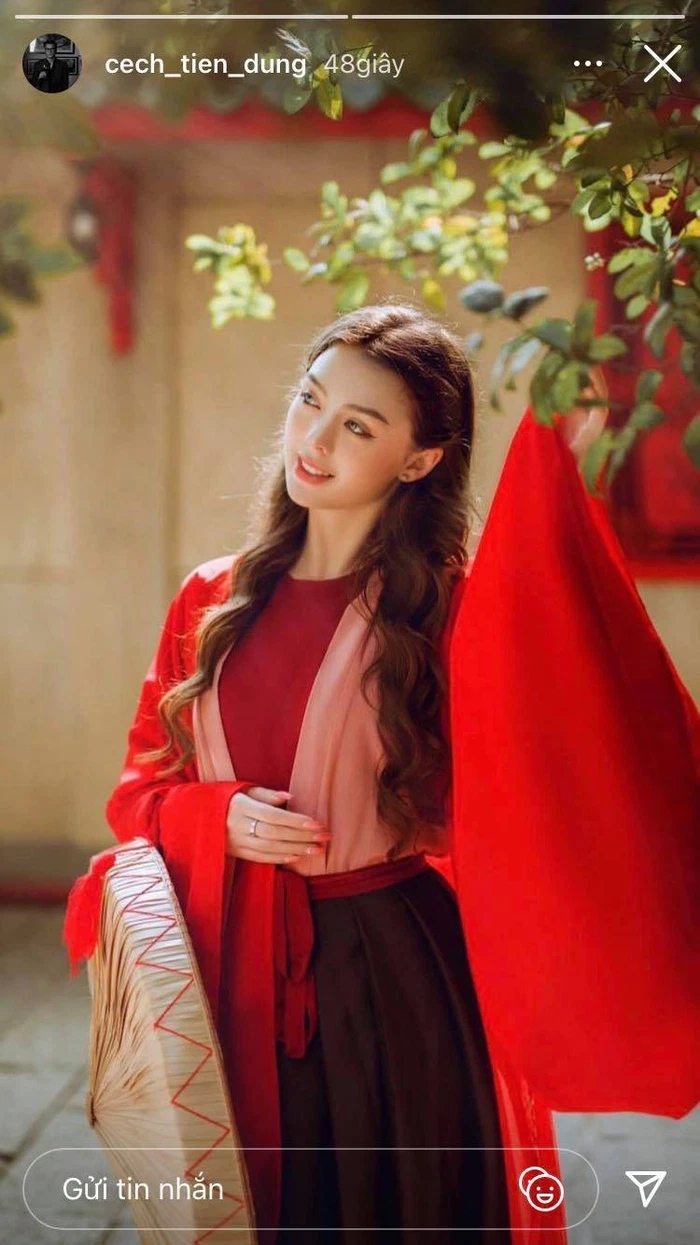 Vợ Tây của thủ thành Bùi Tiến Dũng diện áo dài đẹp ngỡ ngàng, ngày càng ra dáng dâu Việt - Ảnh 3