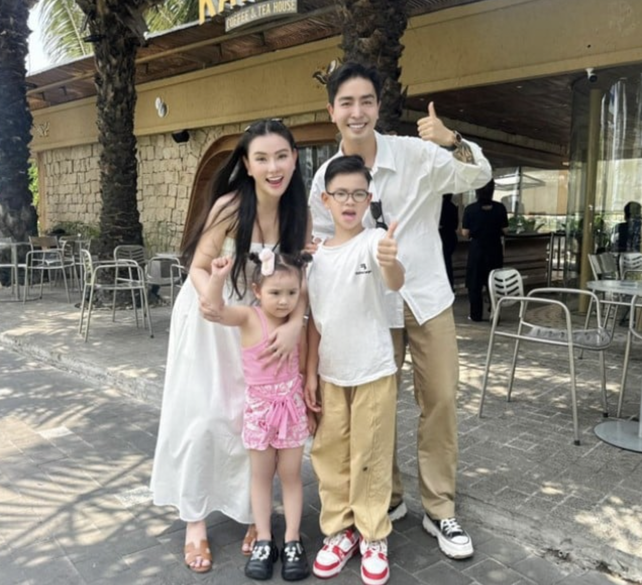 Gia đình sao Việt cho con nghỉ lễ 30/4-1/5: Quỳnh Anh đi Disneyland, Hà Kiều Anh chinh phục Fansipan - Ảnh 5