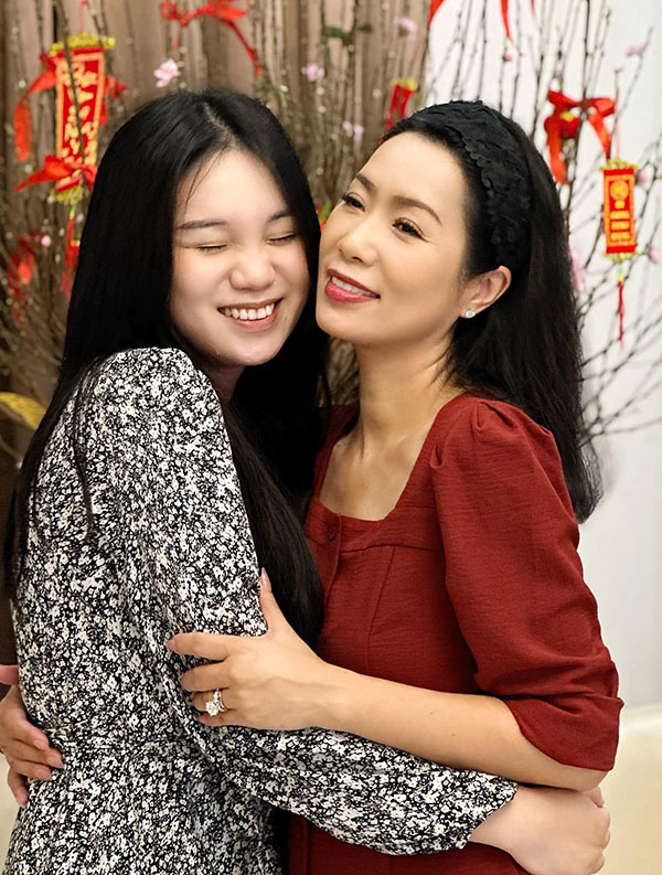 Nhan sắc tuổi đôi mươi ngọt ngào của những ái nữ nhà sao Việt, được ủng hộ 'nối nghiệp' bố mẹ nổi tiếng! - Ảnh 7