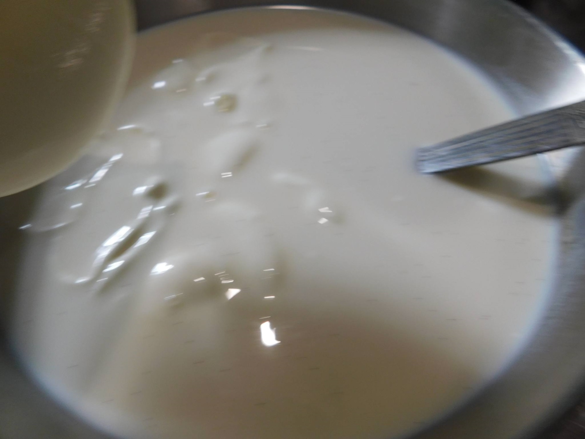 Cách làm xôi nếp cẩm sữa chua dẻo bằng lò nướng, thơm ngon chuẩn vị, xoa dịu cái nóng trưa hè - Ảnh 3