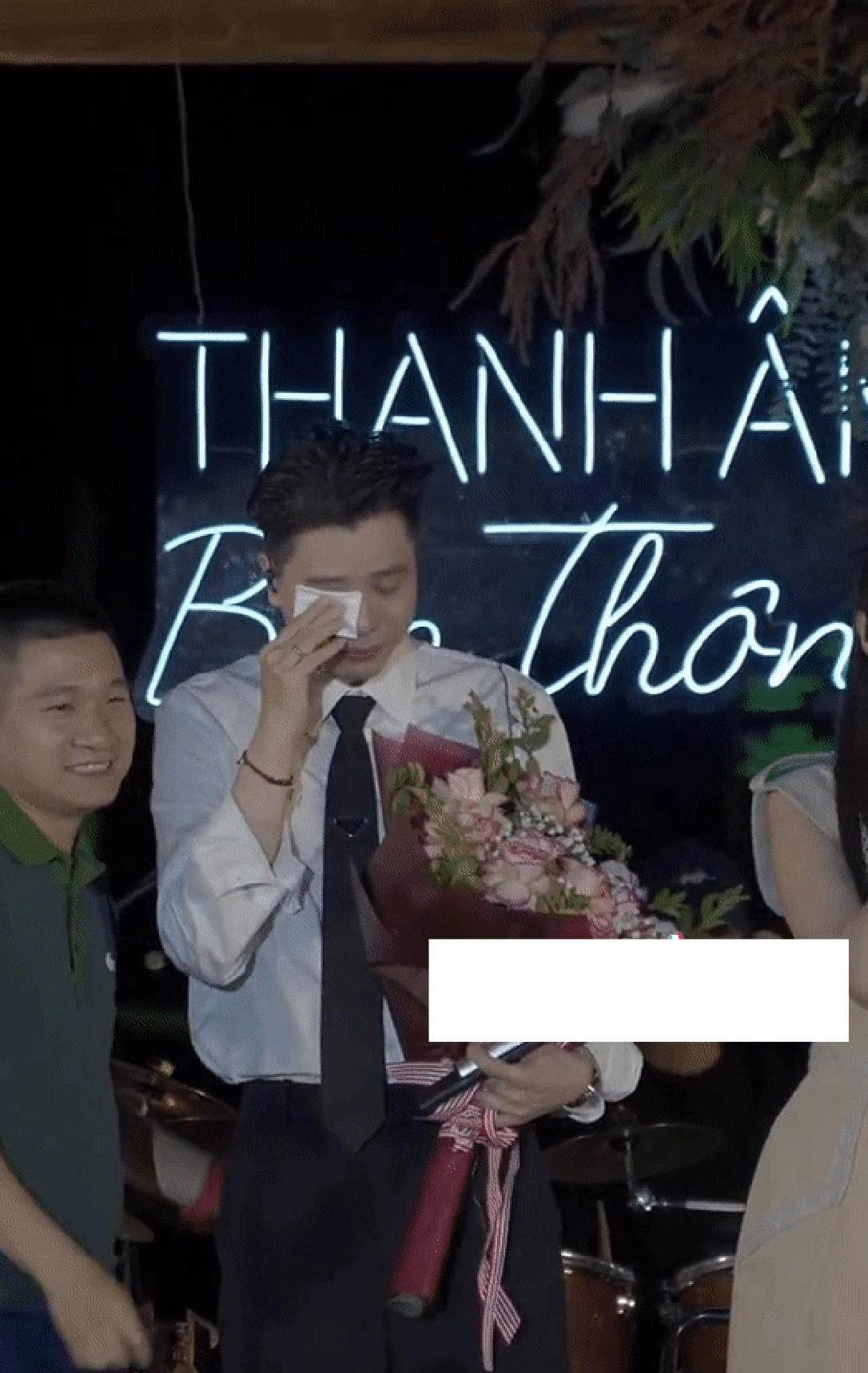 Hậu bị chỉ trích giọng hát, Trịnh Thăng Bình bật khóc trên sân khấu khiến cộng đồng mạng 'ngao ngán' - Ảnh 2