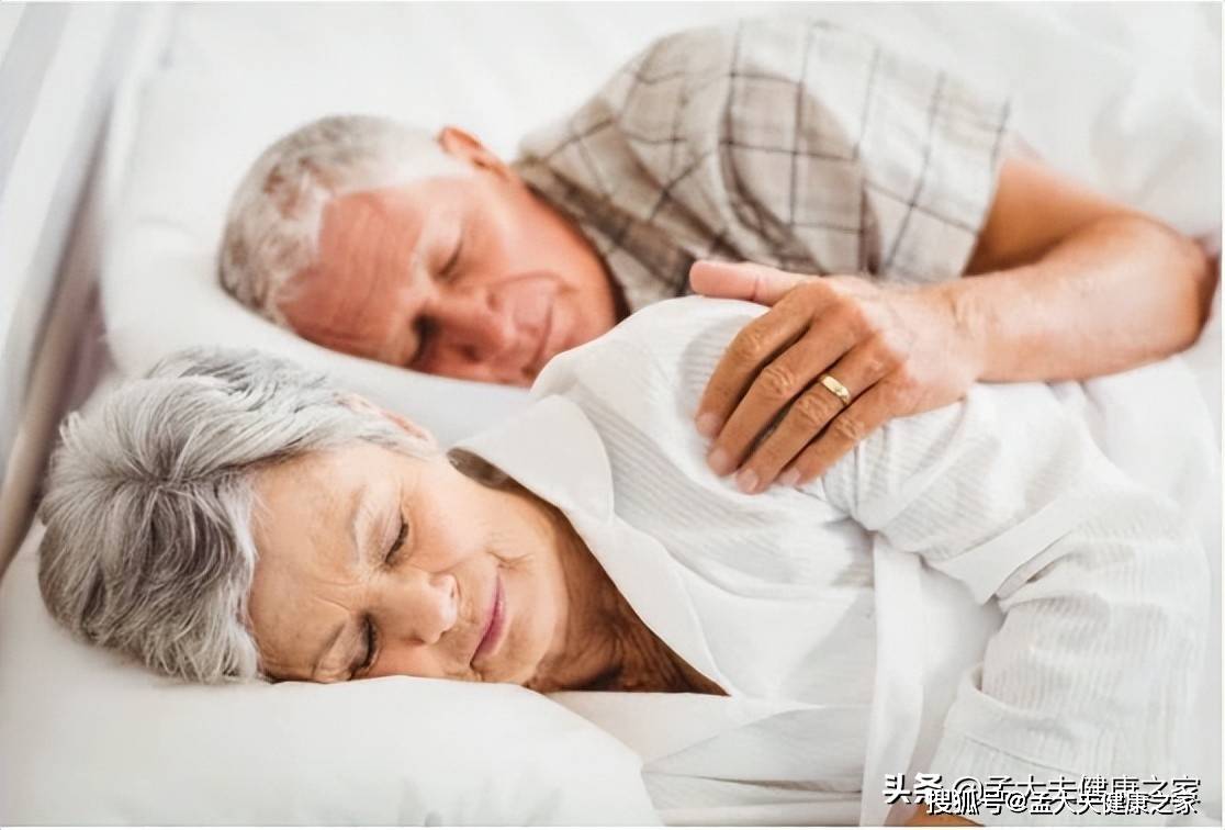 Nghiên cứu mới: Người cao tuổi ngủ trưa hơn một giờ tăng 40% nguy cơ mắc bệnh Alzheimer? - Ảnh 10