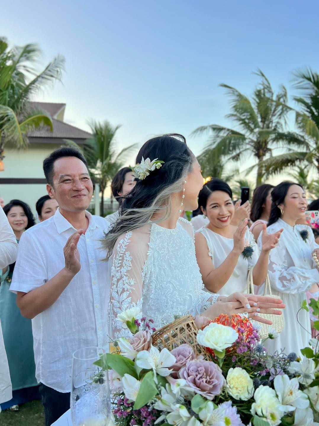 Trọn bộ ảnh cưới của ái nữ nhà Mỹ Linh - Anh Quân tại Việt Nam: Giản dị, thơ mộng và tràn đầy xúc cảm - Ảnh 5