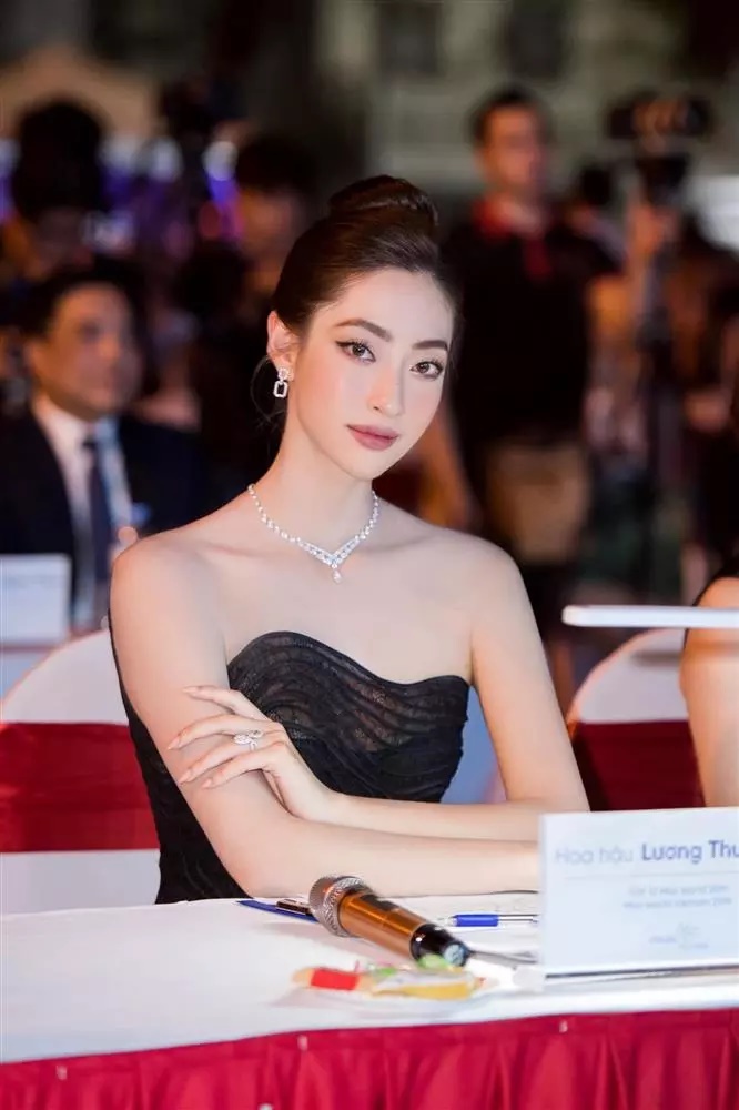 Hoa hậu Lương Thùy Linh trở thành Giảng viên Đại học ở tuổi 22 - Ảnh 5