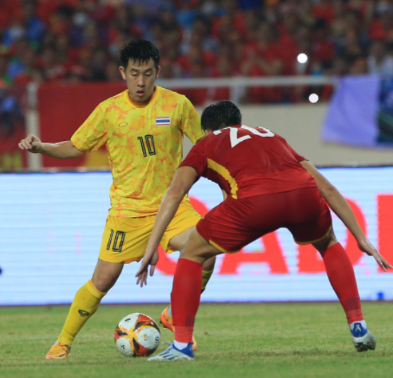 Niềm vui nhân đôi: Đội tuyển bóng đá nam 'đánh bại' Thái Lan, 'mang HCV, mang niềm tự hào' về cho người hâm mộ nước nhà - Ảnh 2