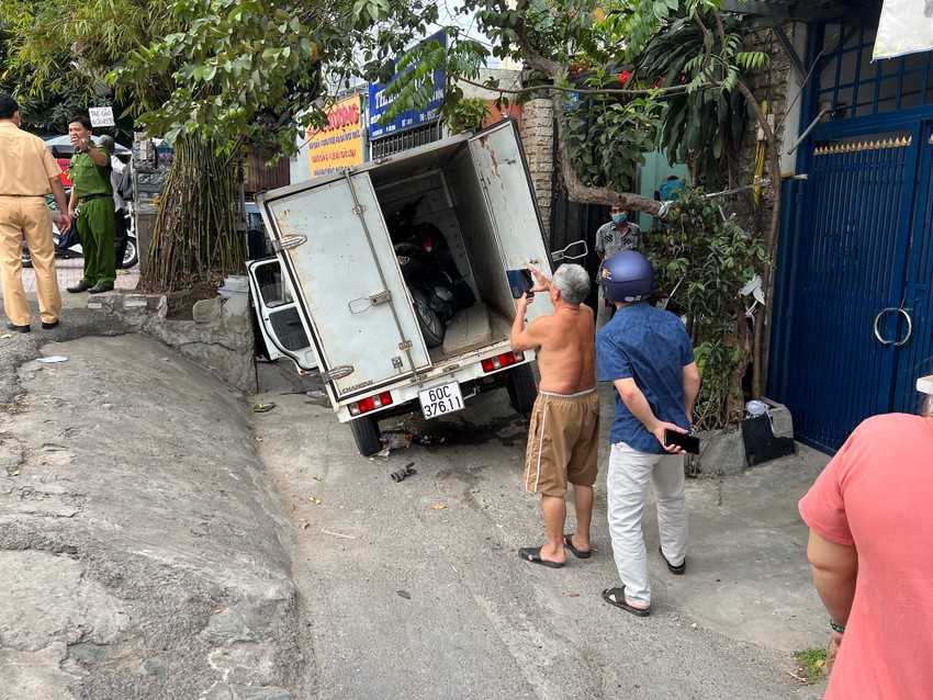 Vụ xe tải tông CSGT ở TP.HCM: Phát hiện chiếc xe máy bên trong thùng chở hàng là tải sản bị ăn trộm  - Ảnh 2