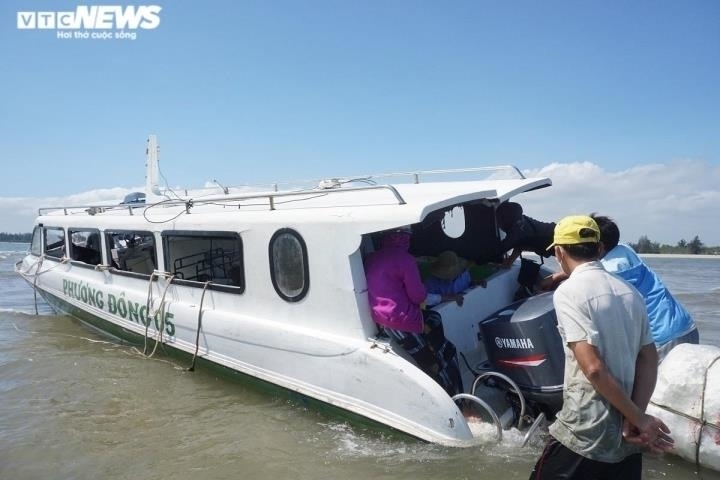 NÓNG: Khởi tố thuyền trưởng trong vụ chìm ca nô khiến 17 người chết ở Quảng Nam - Ảnh 2
