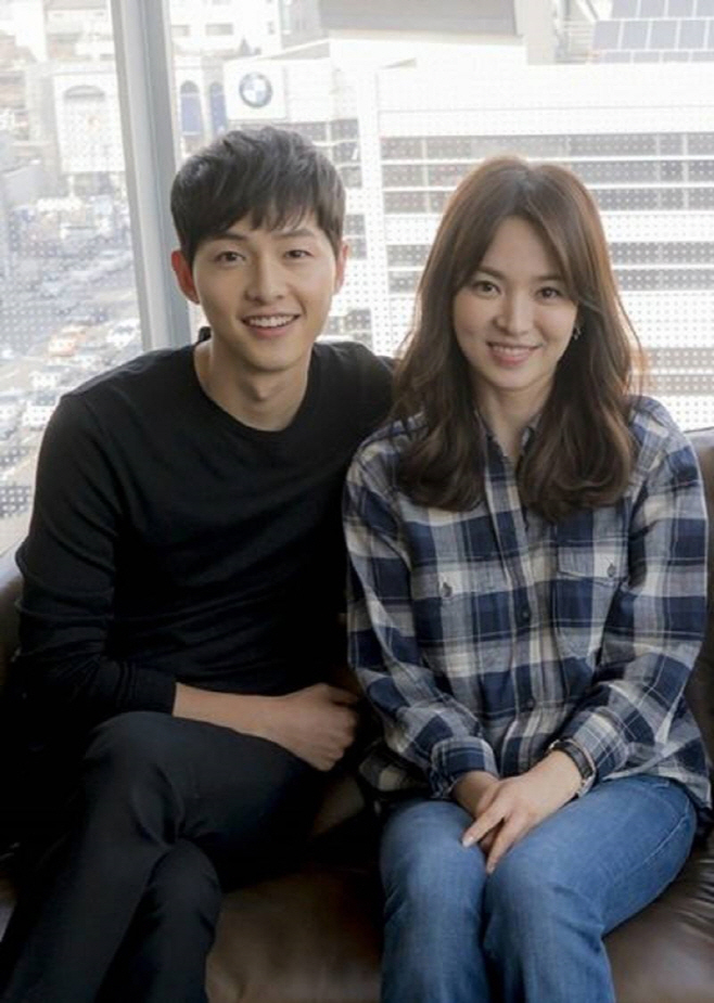 Cặp đôi Song Joong Ki – Song Hye Kyo dù đã ly hôn nhưng vẫn không ngừng tạo nhiệt, thu hút sự chú ý của truyền thông xứ Trung - Ảnh 8