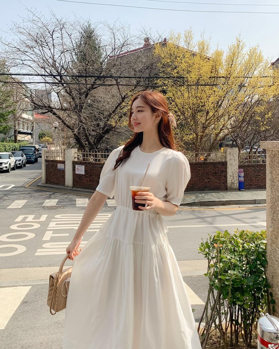 Hè đến là gái Hàn lại diện đủ kiểu váy trắng siêu trẻ xinh và tinh tế, xem mà muốn sắm cả 'lố' về nhà - Ảnh 14