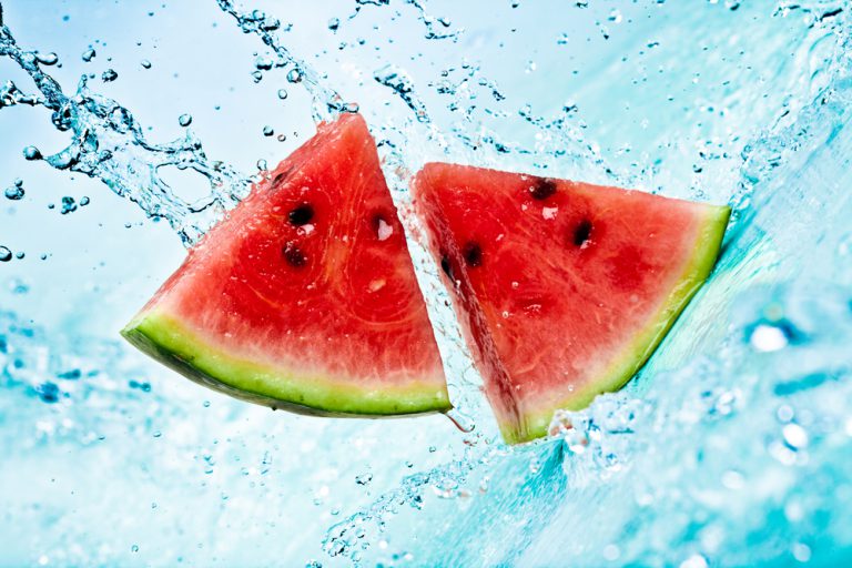 5 loại thực phẩm giúp bạn giữ nước cho cơ thể và tăng cường hệ miễn dịch vào ngày hè nóng bức - Ảnh 1