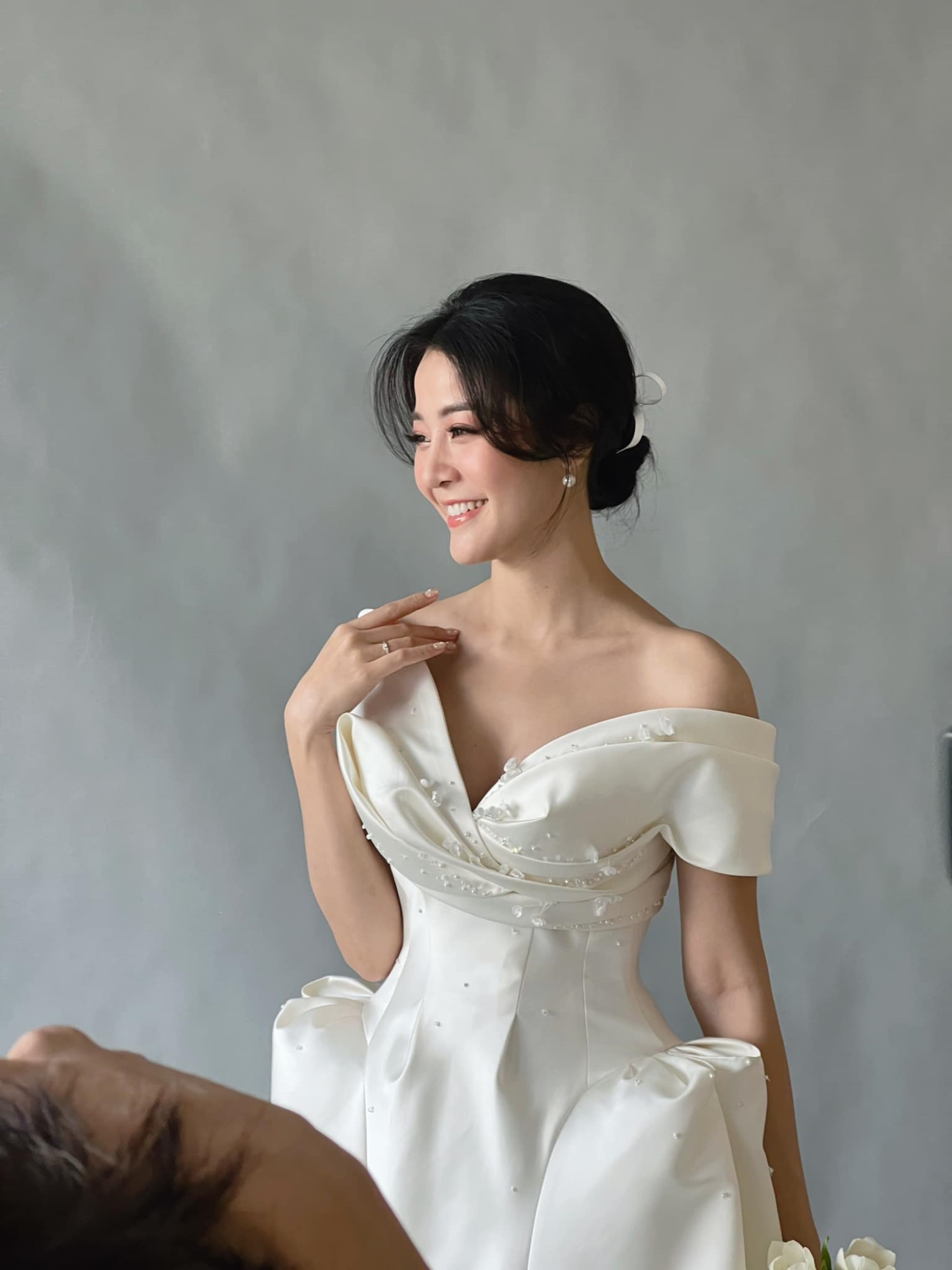 Vbiz sắp đón thêm tin vui: 'Tiểu tam quốc dân' Karen Nguyễn tung ảnh cưới cực nhắng bên bạn trai doanh nhân  - Ảnh 3