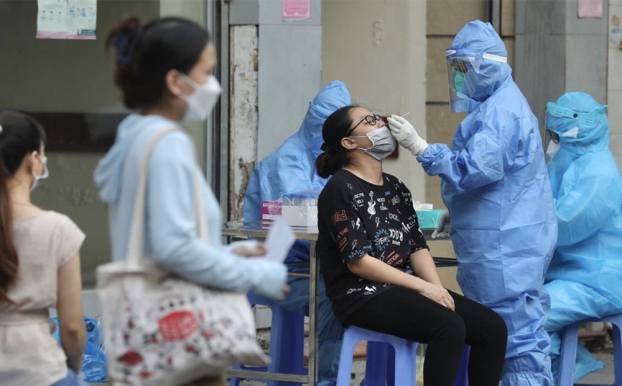 Bệnh viện Việt Đức bị phạt vì để xảy ra dịch COVID-19 có tính chất phức tạp - Ảnh 1