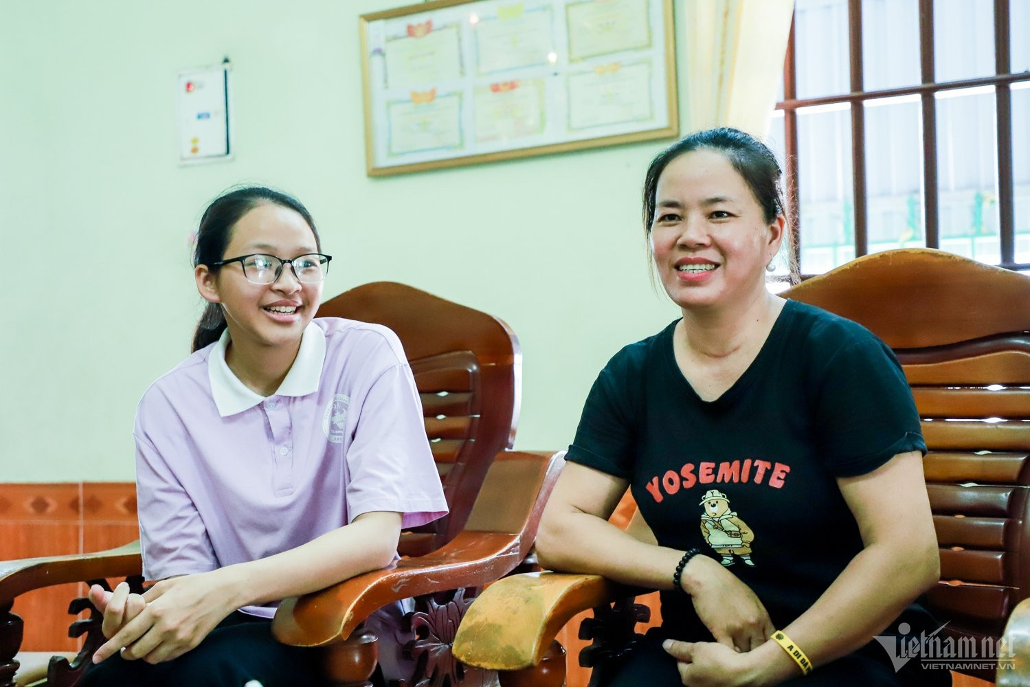 Đoàn Thị Diệp: Thủ khoa thi vào lớp 10 ở Nam Định với điểm cao 'chót vót' 49/50, từ chối vào trường chuyên vì gia đình khó khăn - Ảnh 1