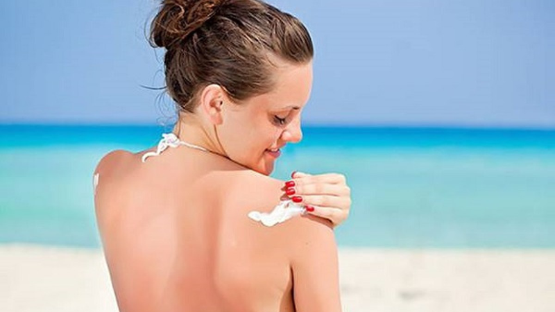 Tắm nắng có thật sự gây nguy hiểm cho cơ thể? Bác sĩ khuyên nên làm điều này để có làn da săn chắc và khỏe mạnh - Ảnh 3