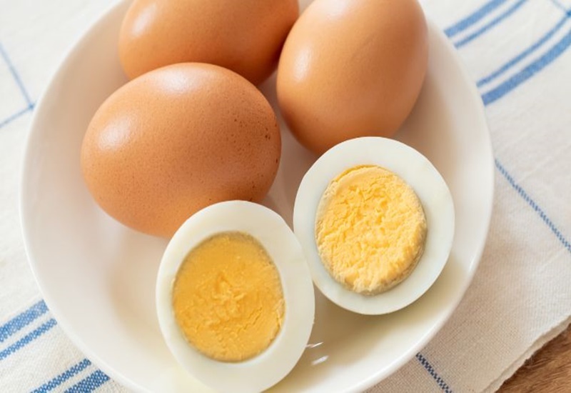 Hòa thứ này rửa trứng trước khi cất vào tủ lạnh: Mẹo bảo quản đến cả năm không hư, trứng tươi ngon như gà vừa mới đẻ - Ảnh 4
