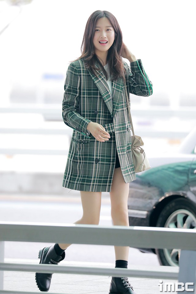 Moon Ga Young có thời trang sân bay chuẩn sang xịn mịn dù chỉ diện toàn đồ màu trung tính - Ảnh 8