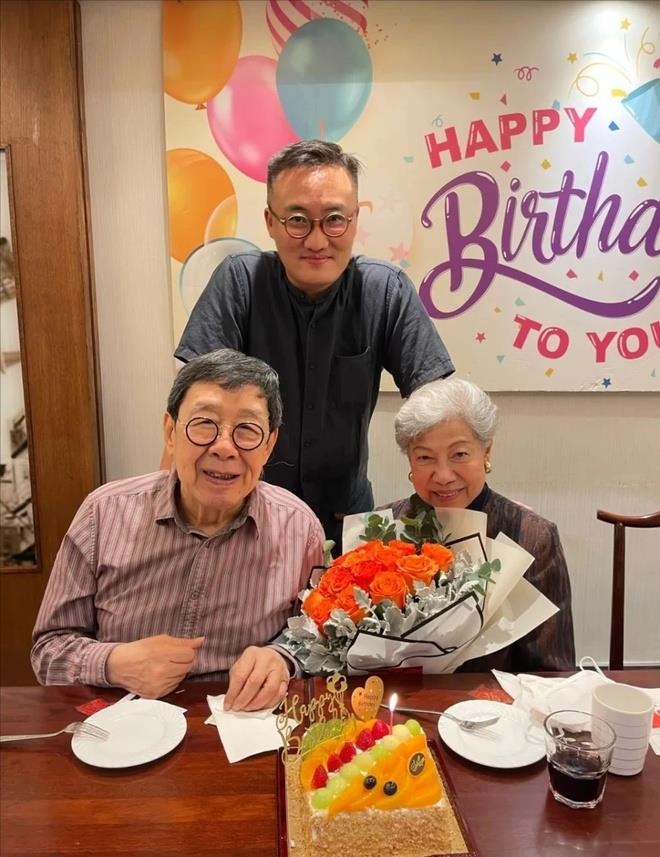 Tài tử Hồ Phong cầu hôn 'bà hoàng phim ma Hong Kong' ở tuổi 90, nương tựa nhau trong quãng đời còn lại - Ảnh 2