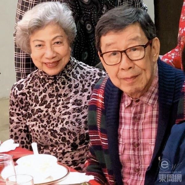Tài tử Hồ Phong cầu hôn 'bà hoàng phim ma Hong Kong' ở tuổi 90, nương tựa nhau trong quãng đời còn lại - Ảnh 3