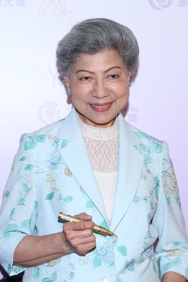 Tài tử Hồ Phong cầu hôn 'bà hoàng phim ma Hong Kong' ở tuổi 90, nương tựa nhau trong quãng đời còn lại - Ảnh 5