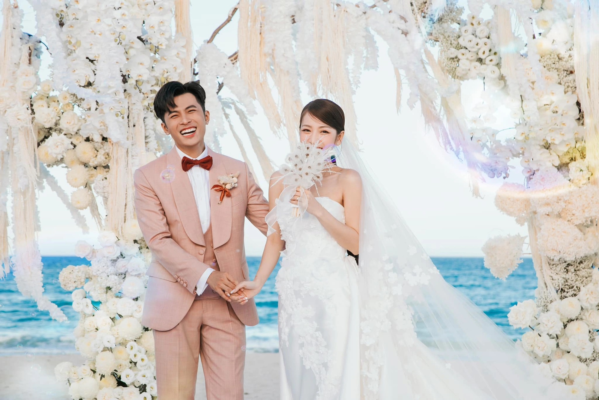 Puka và Gin Tuấn Kiệt: 'Thật sự rất ngại vì mời bạn bè đi cưới đến 3 lần nhưng mọi người yêu thương đi đám cưới nhiệt tình' - Ảnh 5