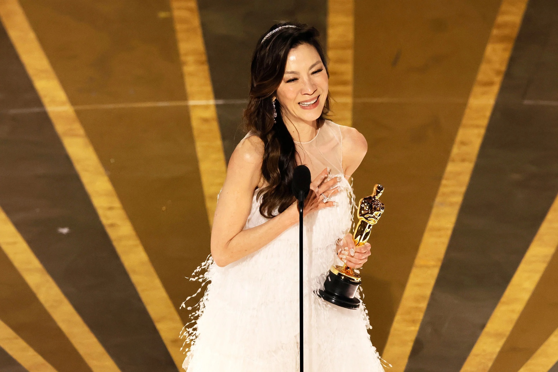 Ý nghĩa thực sự mà Dương Tử Quỳnh muốn gửi gắm trong phát ngôn tại buổi lễ Oscar  - Ảnh 1