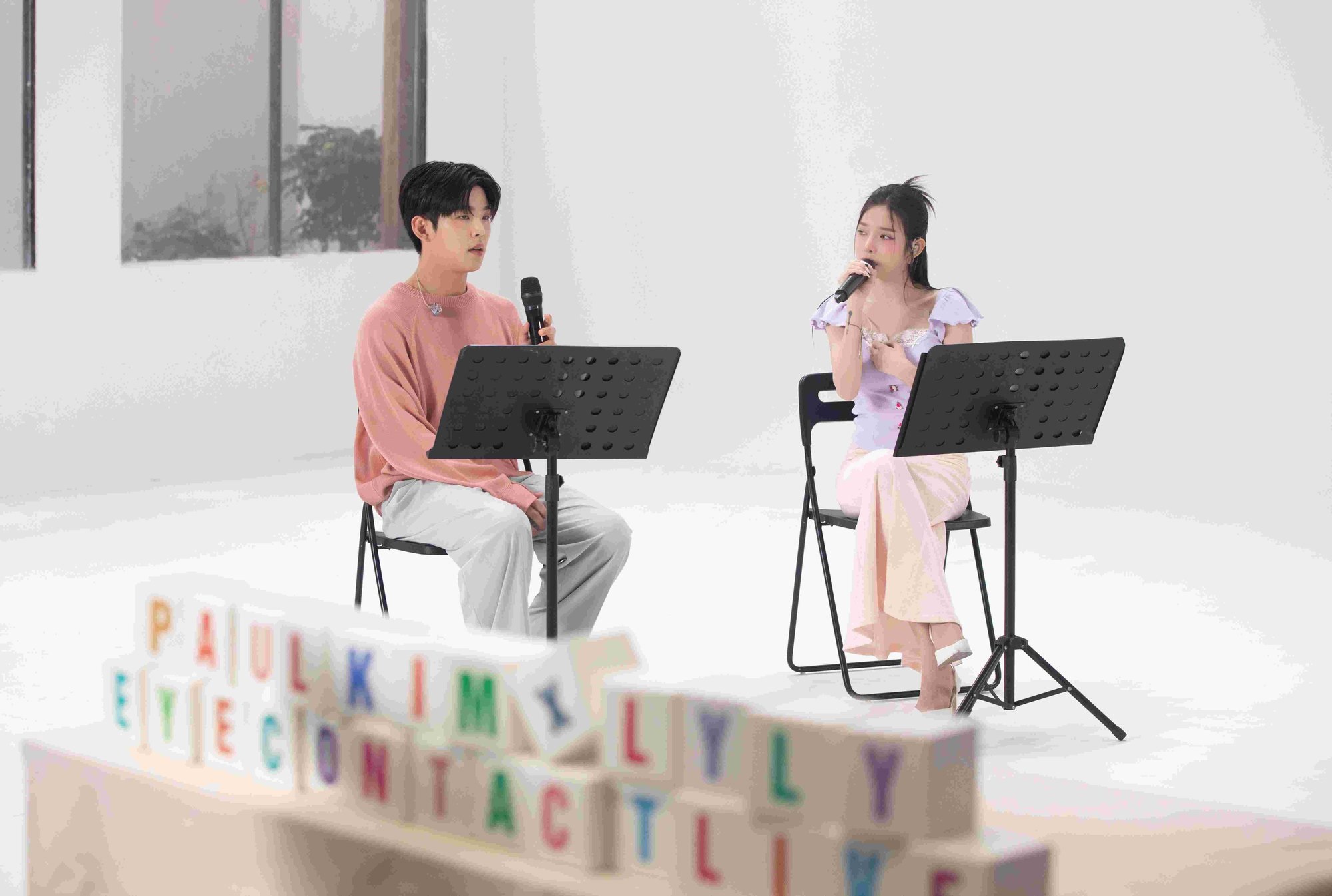 Được gọi là 'Quái vật nhạc số' ngôi sao Hàn Quốc đã đến Việt Nam hát cùng hai nữ ca sĩ Min và Lyly  - Ảnh 3
