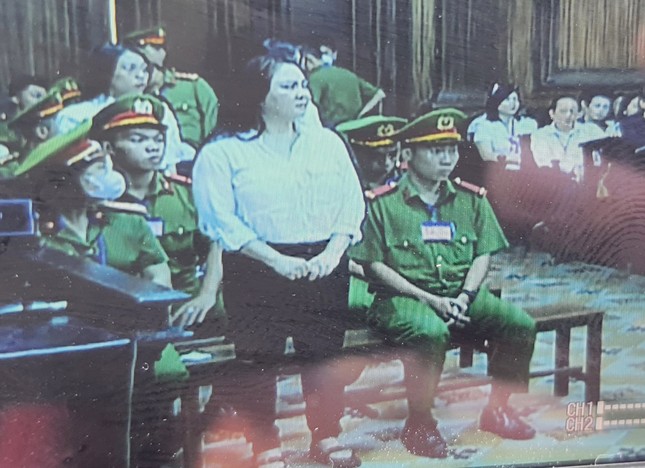 Tiến sĩ luật Đặng Anh Quân kêu oan, 3 đồng phạm của bà Phương Hằng thừa nhận hành vi phạm tội - Ảnh 3
