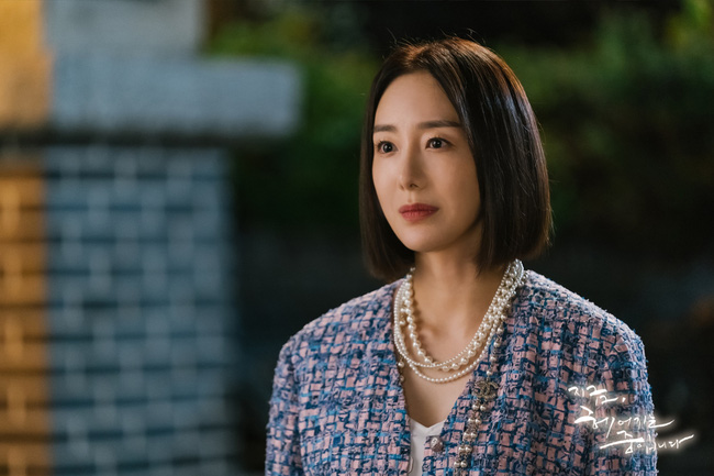 Nữ chính 'Vinh Quang Gia Tộc' đóng vai phụ trong phim của Song Hye Kyo mà vẫn chiếm spotlight vì style đẳng cấp - Ảnh 5