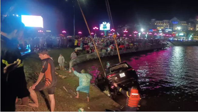 Nguyên nhân vụ xe ô tô lao xuống hồ Xuân Hương khiến 2 người tử vong - Ảnh 2