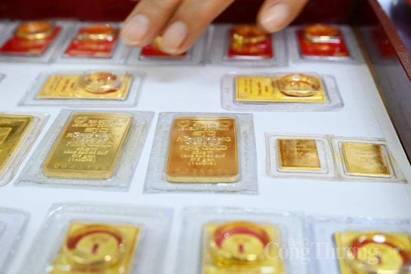 Giá vàng hôm nay 26/3/2024: Giảm mạnh mẽ, vàng SJC rời khỏi mốc 80 triệu đồng/lượng - Ảnh 2