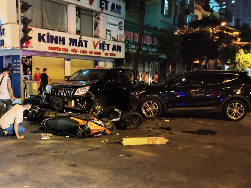 Vụ ô tô tông hàng loạt xe máy ở Hà Nội làm 1 người tử vong: Nạn nhân kể lại giây phút xảy ra tai nạn khiến nhiều người không khỏi phần xót xa  - Ảnh 2