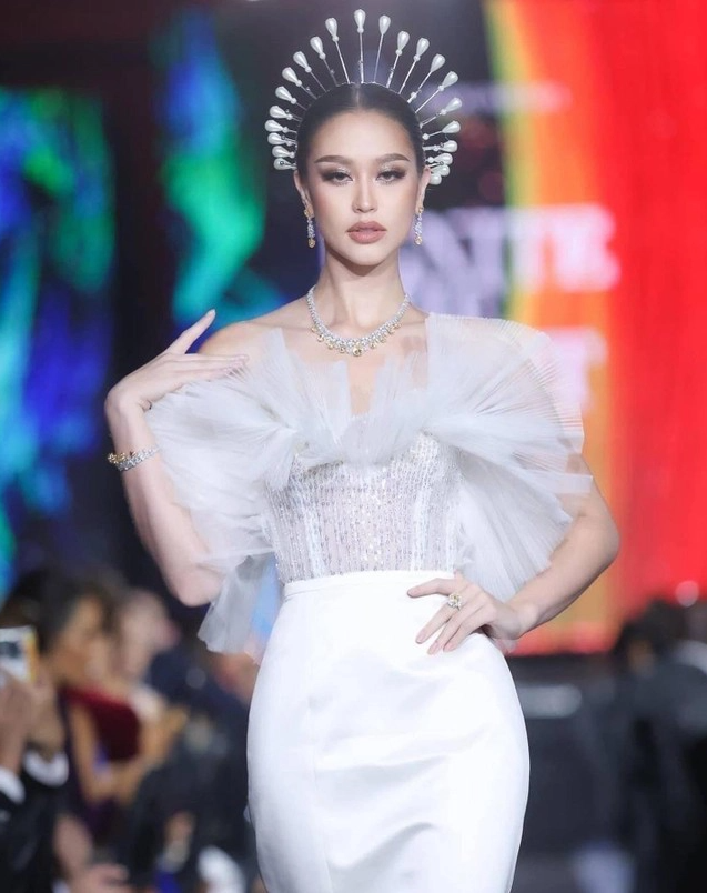 Thí sinh nặng ký của Miss Universe Thailand 2022 bất ngờ bỏ cuộc trước thềm bán kết, khiến fan quốc tế 'tiếc hùi hụi' - Ảnh 3