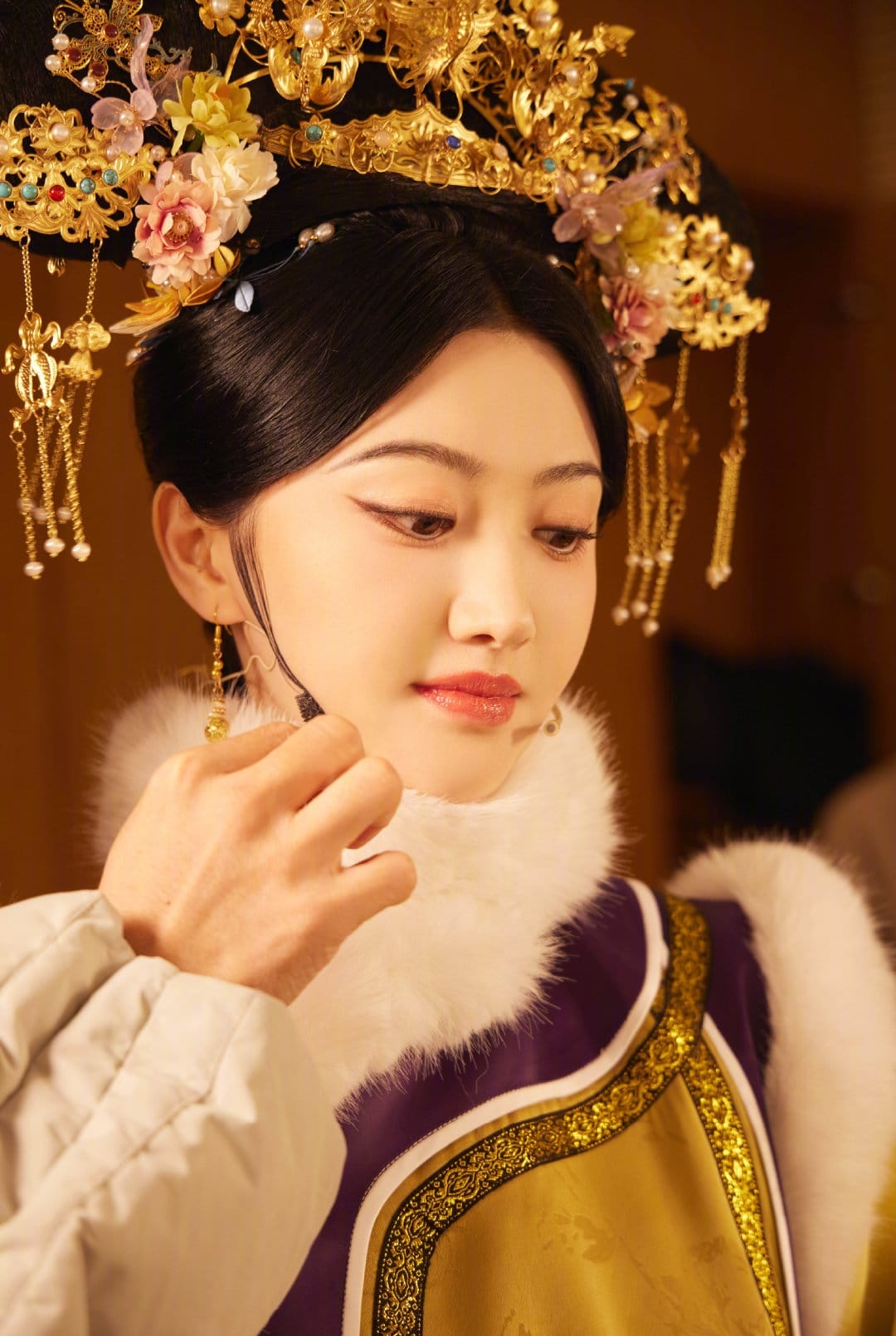 Cảnh Điềm tung trọn khoảnh khắc hóa thân thành vương phi, nhan sắc và thần thái xứng danh 'đệ nhất mỹ nữ Bắc Kinh' - Ảnh 2