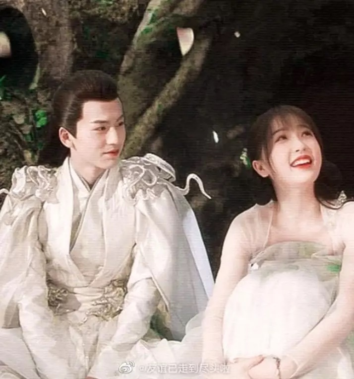 Lộ khoảnh khắc 'mật ngọt' của Ngu Thư Hân và Trương Lăng Hách trên phim trường Vân Chi Vũ - Ảnh 7