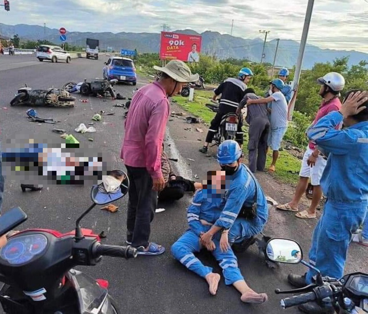 Diễn biến bất ngờ trong vụ bố giao ô tô cho con trai 16 tuổi lái, tông hàng loạt xe máy ở Bình Thuận - Ảnh 2