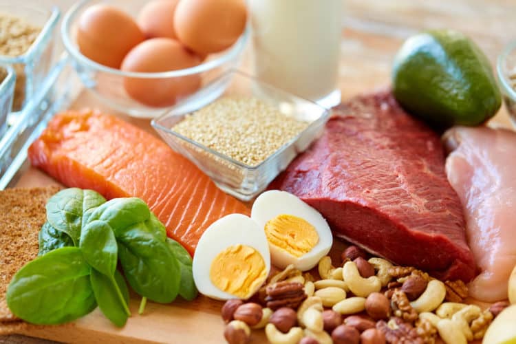 Chế độ dinh dưỡng chuẩn cho người bệnh sau khi điều trị COVID-19: Nhớ kỹ 4 loại thực phẩm tuyệt đối tránh - Ảnh 1