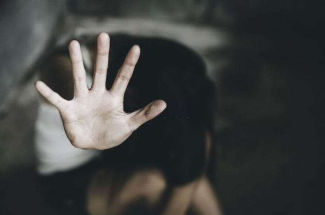 Ba chị em ruột bị cưỡng hiếp nhiều lần suốt 1 năm: Bắt giữ 3 nghi phạm  - Ảnh 1