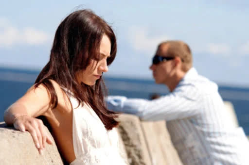 4 kiểu im lặng âm thầm phá vỡ hạnh phúc gia đình các cặp vợ chồng cần tránh tuyệt đối - Ảnh 2