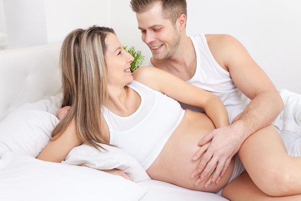 5 tư thế làm chuyện ấy khi mang thai vừa an toàn lại thăng hoa - Ảnh 3