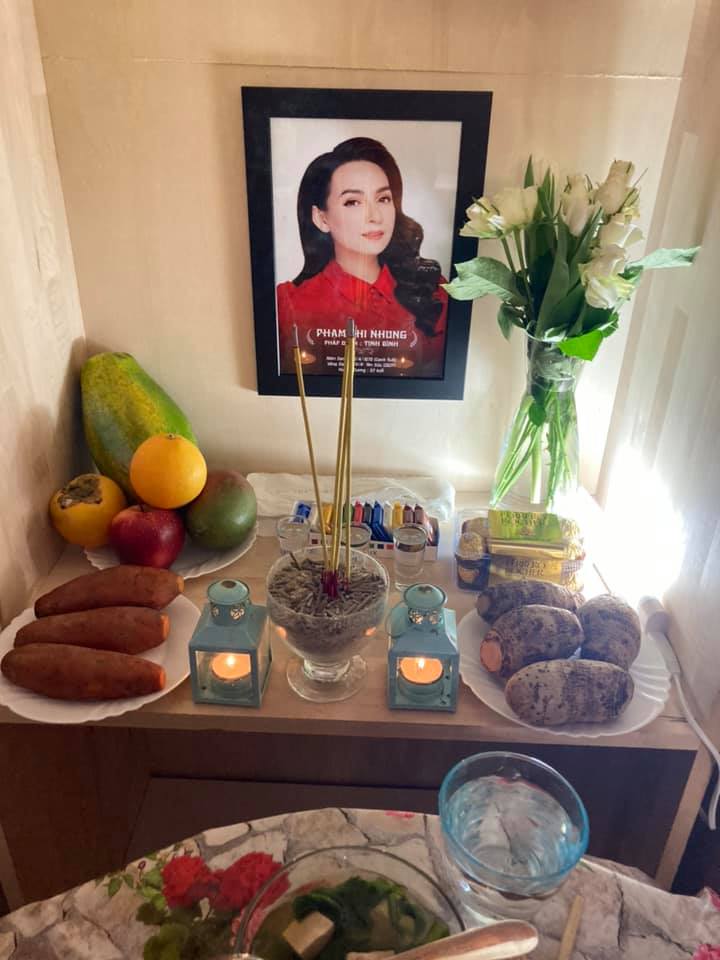 Người em thân thiết chia sẻ hình ảnh cố ca sĩ Phi Nhung chụp cùng món khoai luộc, rưng rưng: 'Giờ kêu dậy ăn thật khó quá' - Ảnh 3