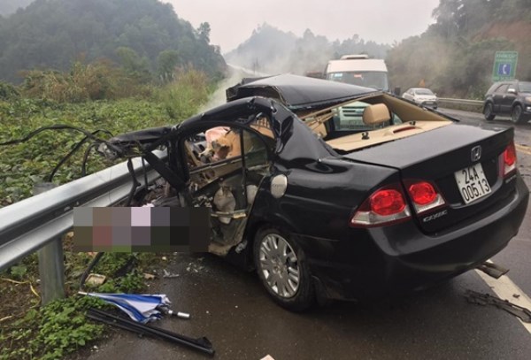Tai nạn trên cao tốc Nội Bài – Lào Cai, giám đốc chi nhánh ngân hàng tử vong tại chỗ - Ảnh 2