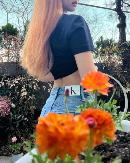 Jennie (BLACKPINK) xuất hiện trên Instagram cá nhân với màu tóc mới - Đây có phải là hint cho sự trở lại của BLACKPINK không? - Ảnh 3
