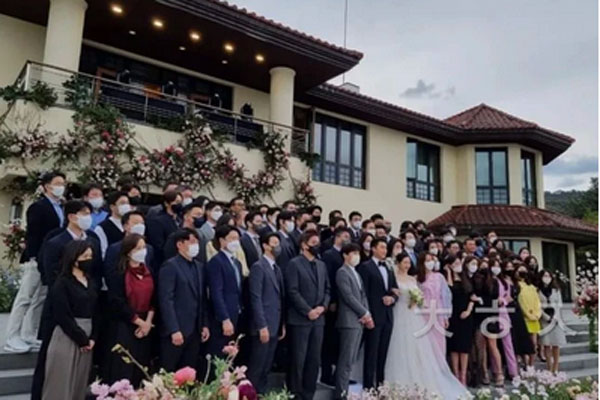 Tổng chi phí khủng mà Hyun Bin và Son Ye Jin đã chi ra cho 'đám cưới thế kỷ': Tiền mua hoa còn cao hơn cả phí thuê địa điểm? - Ảnh 4