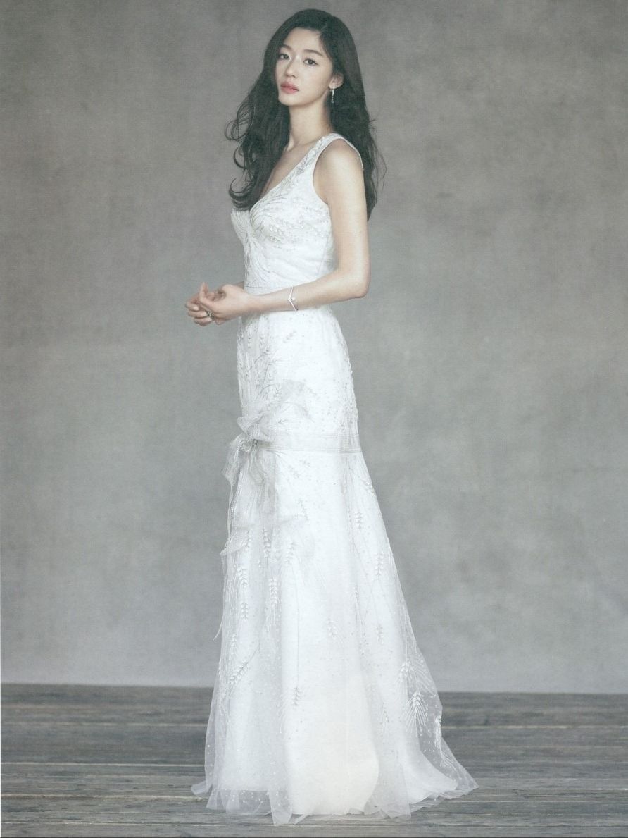 So kè váy cưới tứ đại mỹ nhân Hàn: Song Hye Kyo thất thế dù chơi lớn, Son Ye Jin đẹp không điểm trừ - Ảnh 14