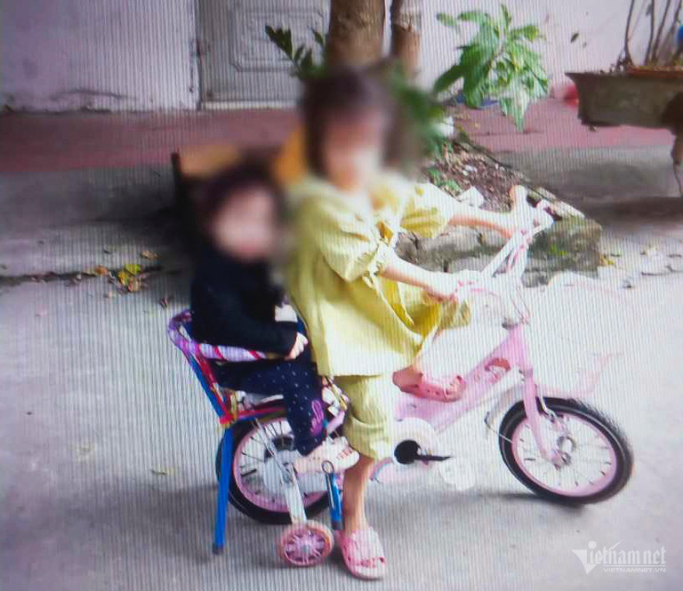 Nhân chứng trong vụ 3 bố con tử vong ở Hưng Yên: Bé gái 1 tuổi được vớt lên trong tình trạng chân bị buộc dây - Ảnh 2